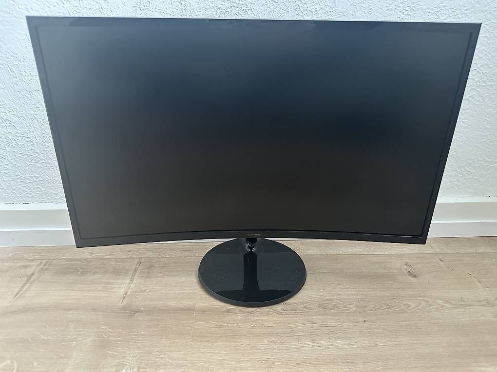 Monitor: Monitor Samsung curved s27c360eau – Usato da Grenchen venduto da ChristinaNik