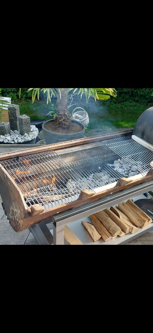 Griglie: Grill Baggerschaufel mit untergestell – Usato da Knonau venduto da Roli1974 4