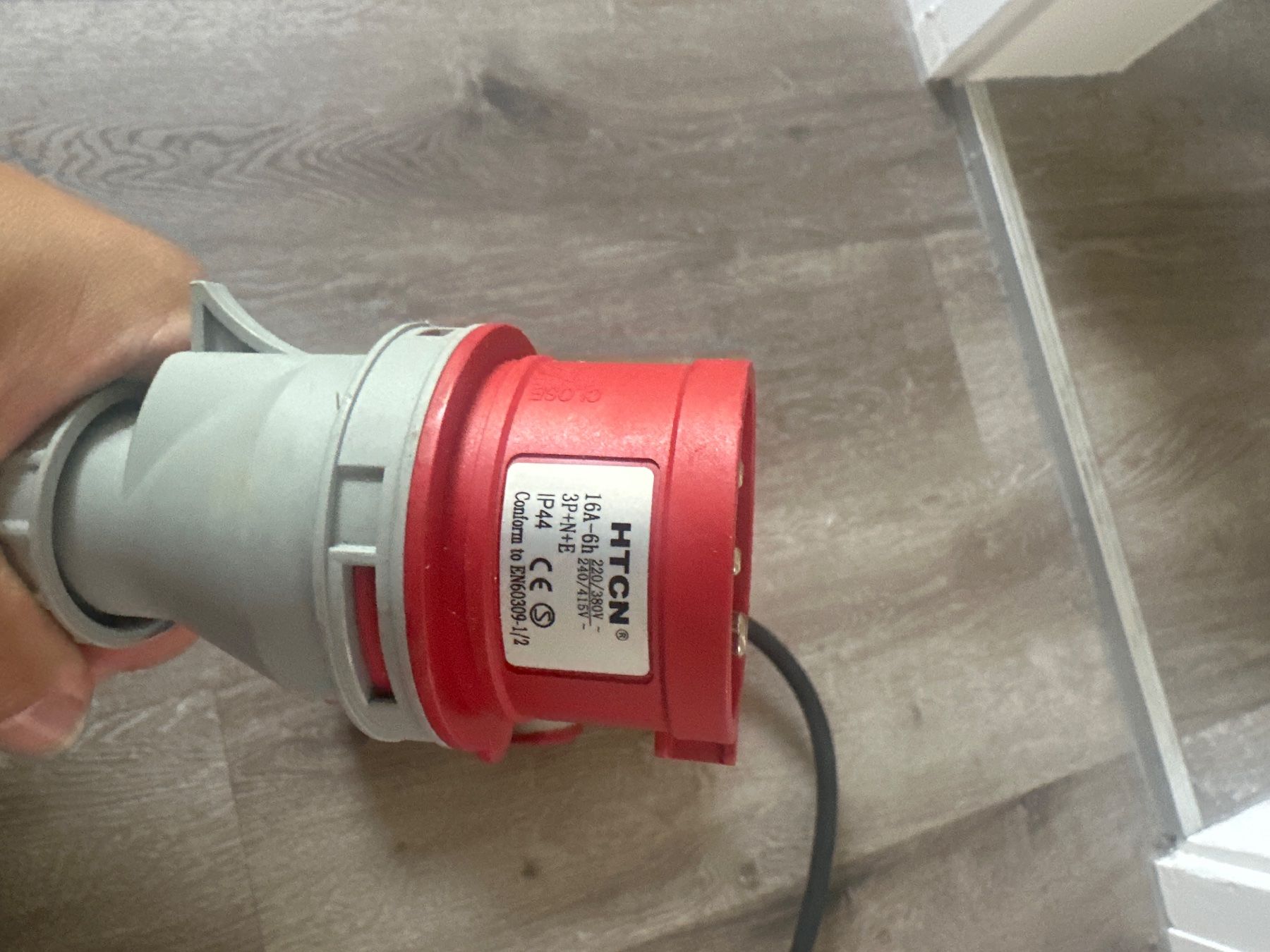 Alimentazione elettrica: Stromverteiler 16A/5P – Usato da Oberglatt ZH venduto da yaoyaoxiang 1