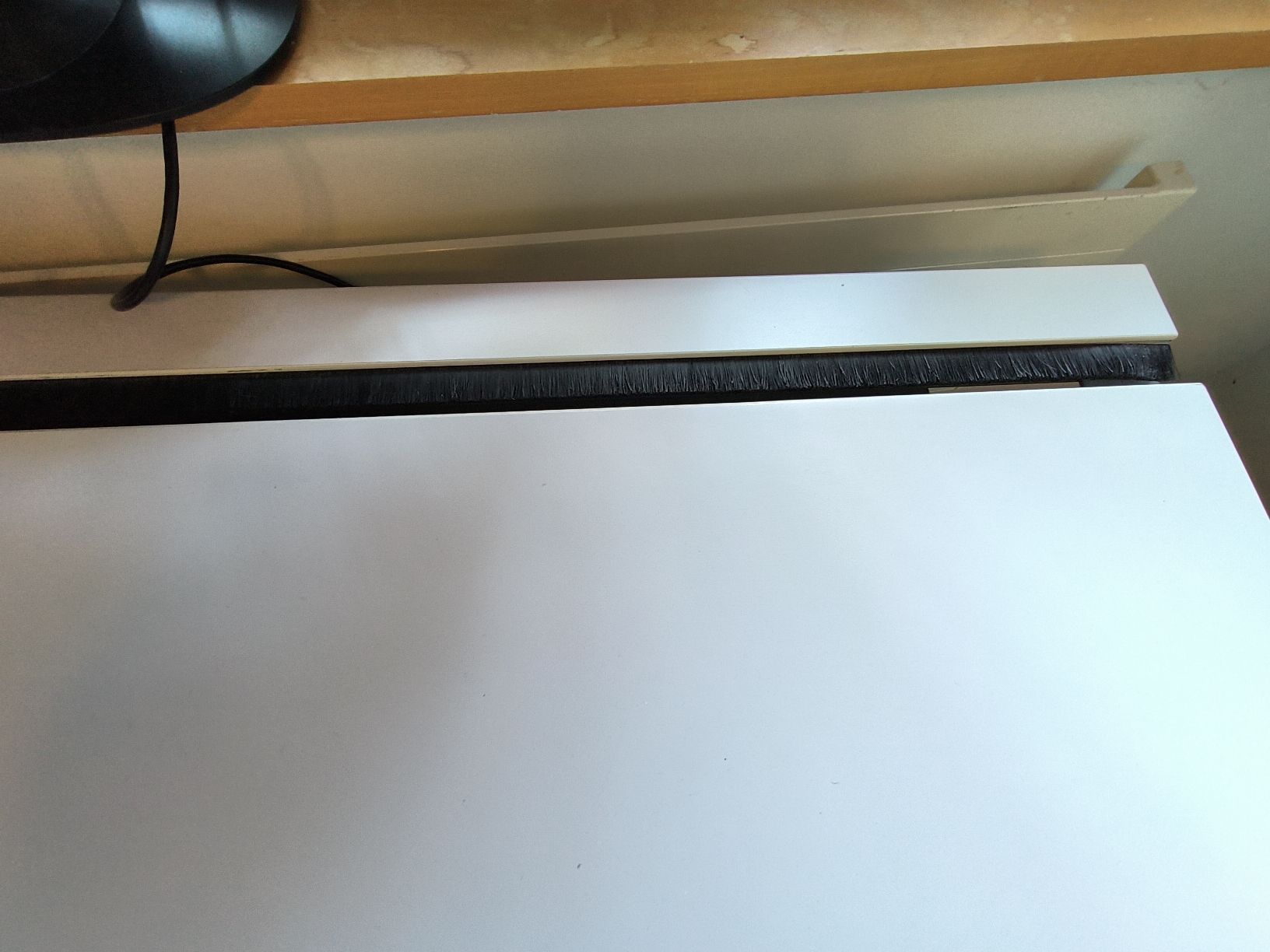 Schreibtische: Lista Schreibtisch  – Gebraucht aus Häggenschwil von daj_xr8h 1