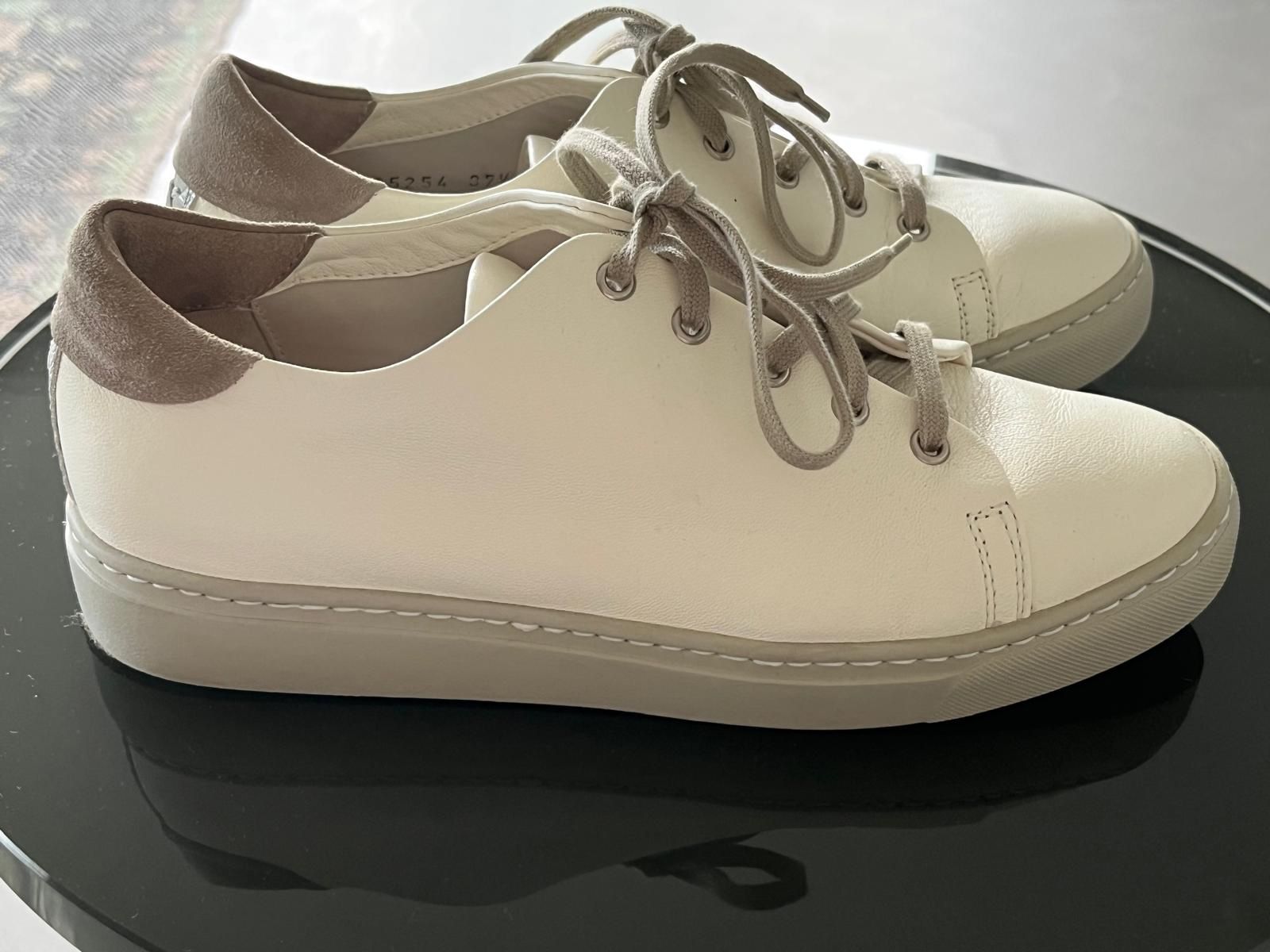 Scarpe da donna: Eleganter Damen Lederschuh – Usato da Unterseen venduto da Schuessler01