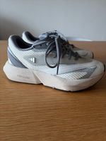 Adidas Laufschuhe weiss grau Lightstrike Gebrauchsspuren