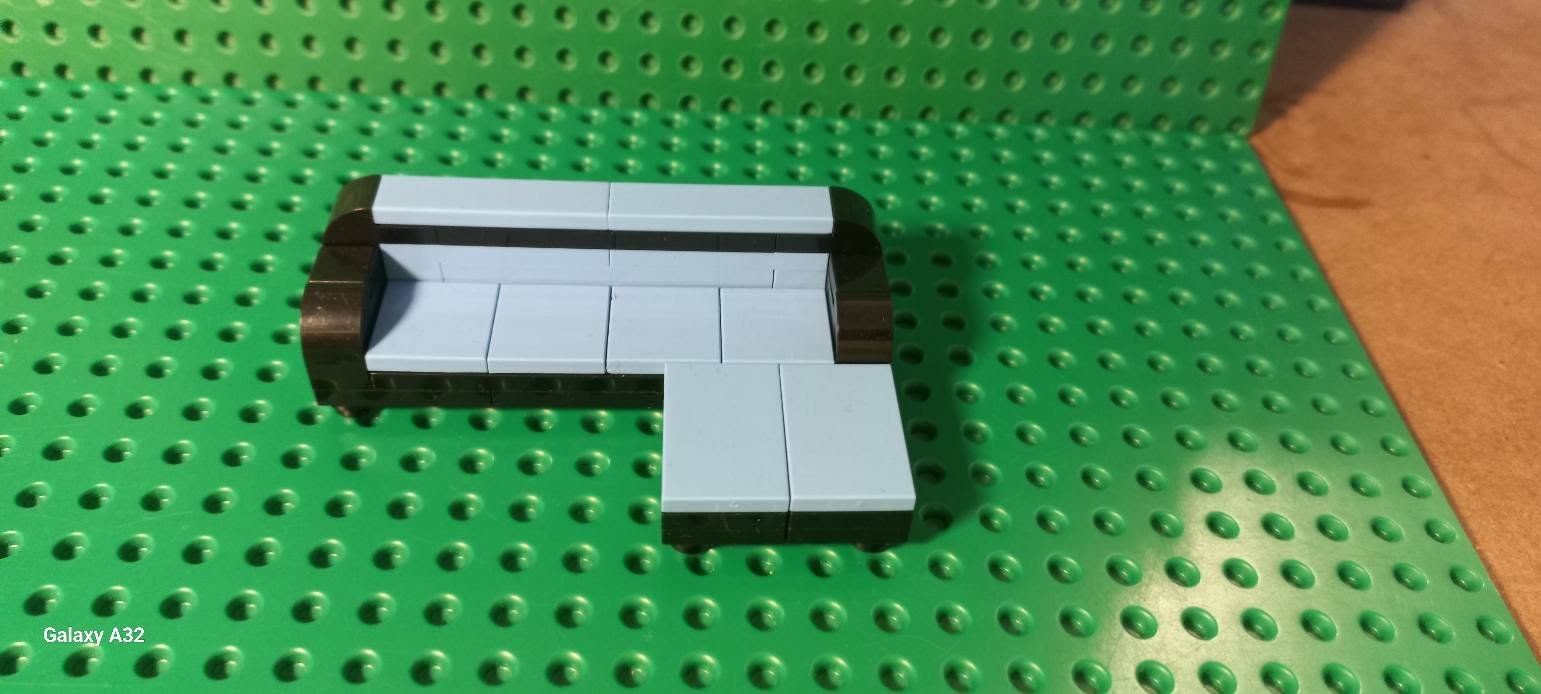 Lego Giocattoli: Lot de 3 canapés Lego – Usato da La tour de treme venduto da Legocreation82 5