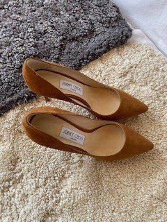 Jimmy Choo Scarpe da donna: Jimmy Choo Romy Suede Pumps Camel Size 37 – Nuovo (secondo la descrizione) da Bernhardzell venduto da Sunka0 5