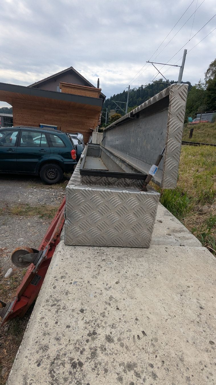 Caisses de transport: Werkzeugkasten, Workerbox – D'occasion à Bigenthal par luk_qp25 1