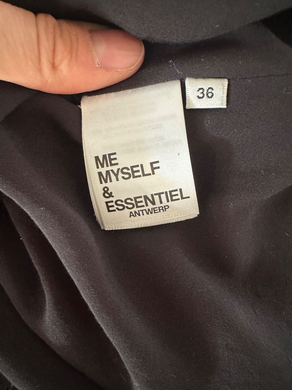 Vestiti: Blusenkleid schwarz Essentiel – Usato da Zürich venduto da Anniroc016 2
