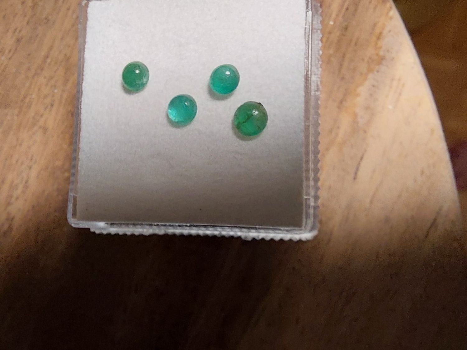 Pietre preziose: Smaragde, 4 Stück Cabochons rund – Nuovo (secondo la descrizione) da Klingnau venduto da Tamina5 2