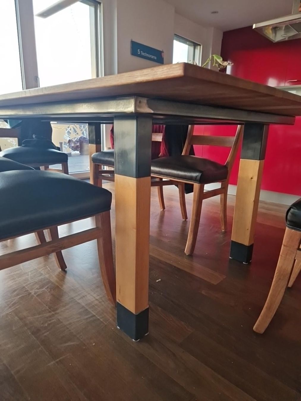 Tables: Holz Tisch – D'occasion à Winterthur par cle_5ccx 1