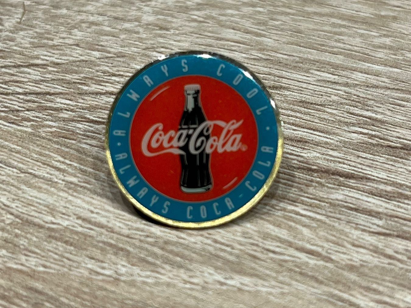 Coca-Cola Placchette & Badge: Pin Coca Cola – Usato da Muttenz venduto da Bhuebi