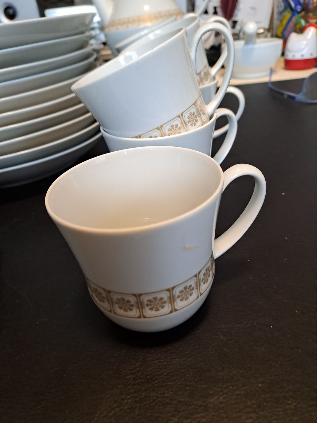Set di piatti: Langenthaler Service – Usato da Burgdorf venduto da 01jschenk 4
