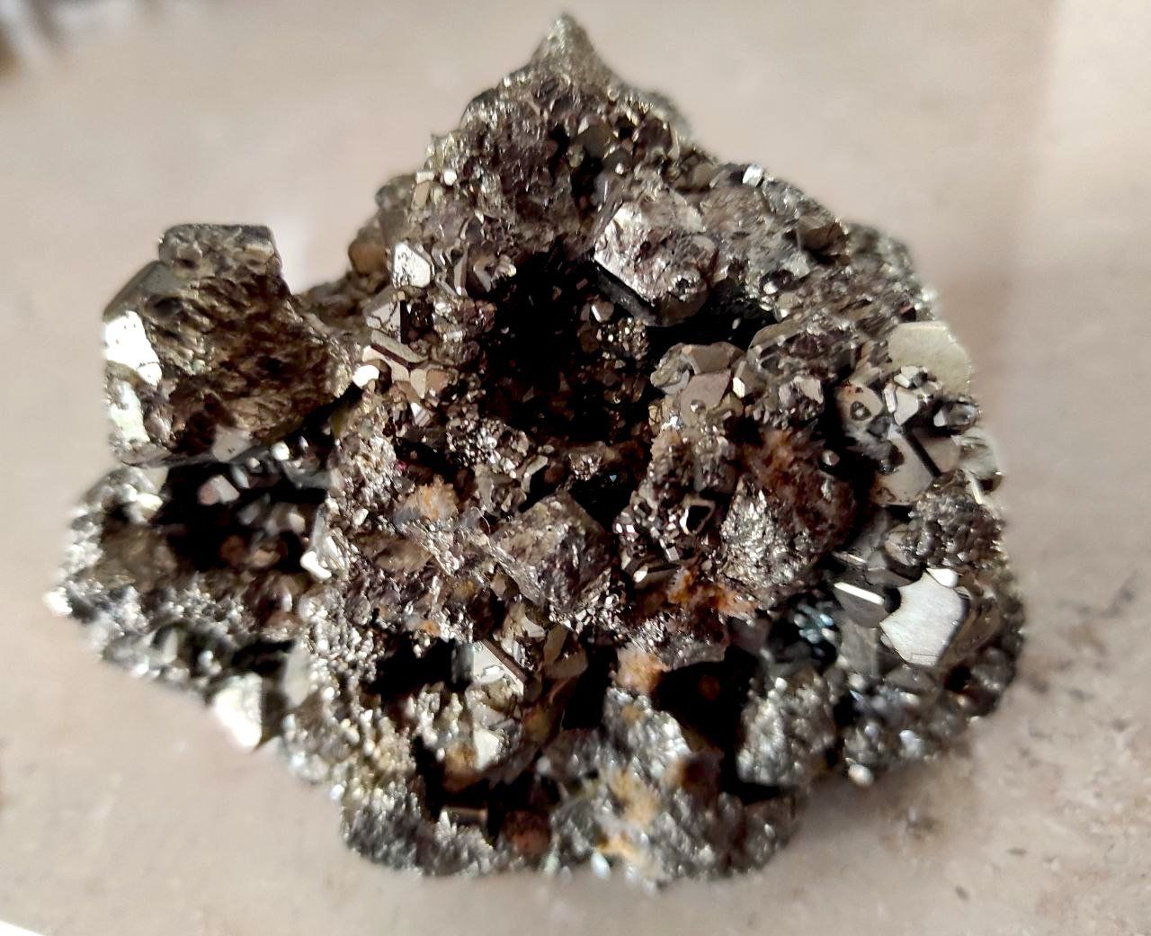 Mineralien & Heilsteine: GOLDENER PYRITSTEIN, GROSS, ECHT,  980 G. – Neu (gemäss Beschreibung) aus Weiningen ZH von actera 2
