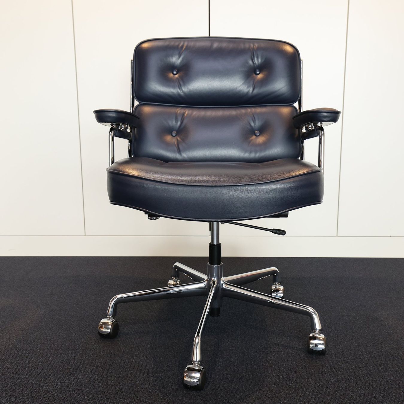 Vitra Stühle: Vitra Lobby Chair ES 104 – Gebraucht aus Affoltern am Albis von Zapro 1