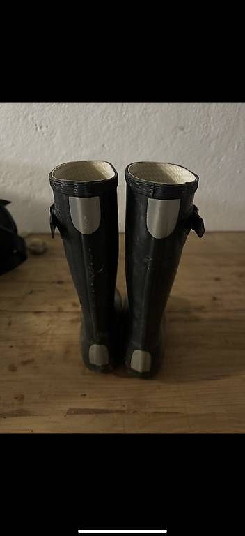 Scarpe per ragazze: Gummistiefel Hunter Mädchen Grösse 32 – Usato da Chur venduto da LeyDi.Lela 1