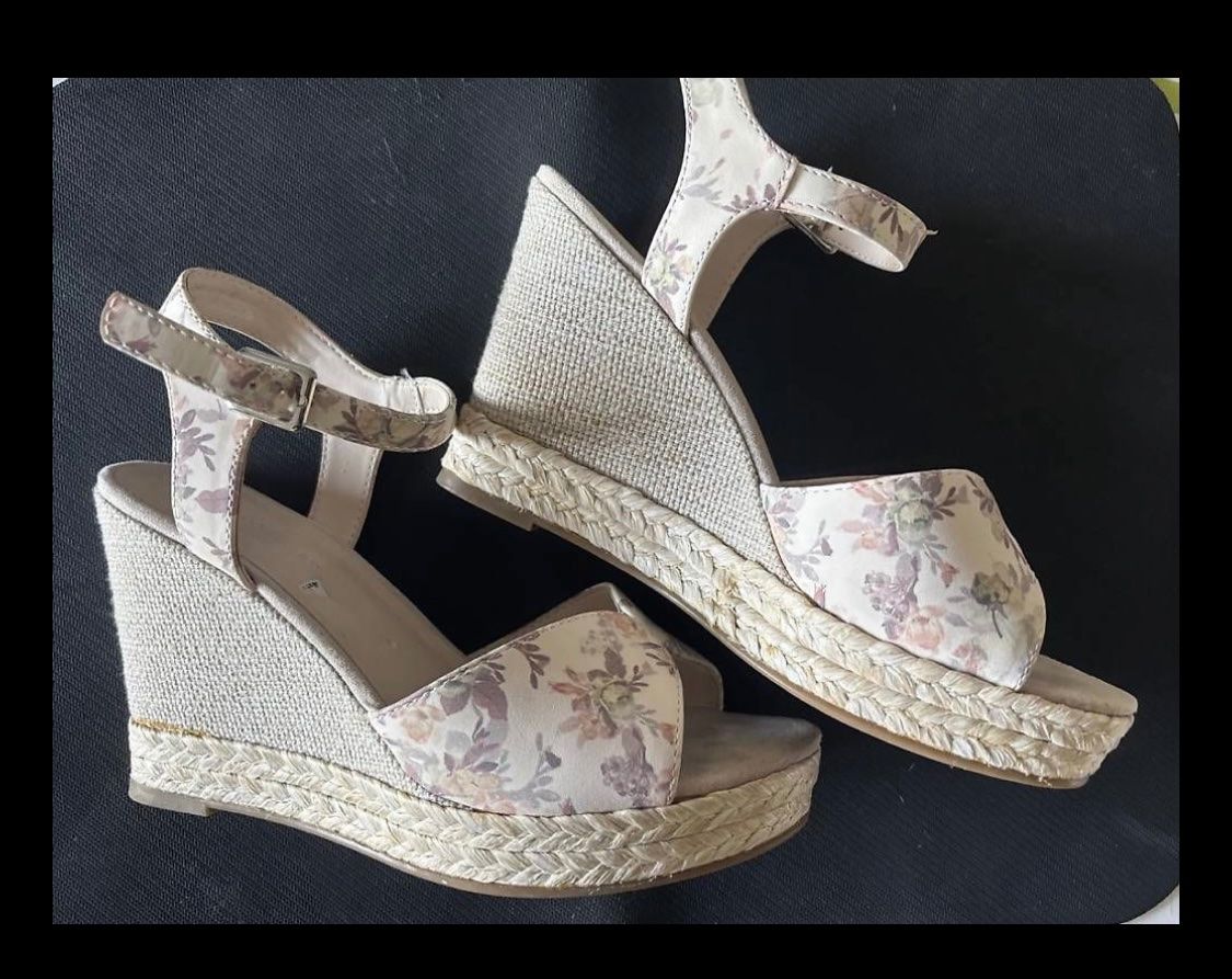 Scarpe da donna: Sandales compensées d'été – Nuovo (secondo la descrizione) da Salgesch venduto da ago_th8v 2