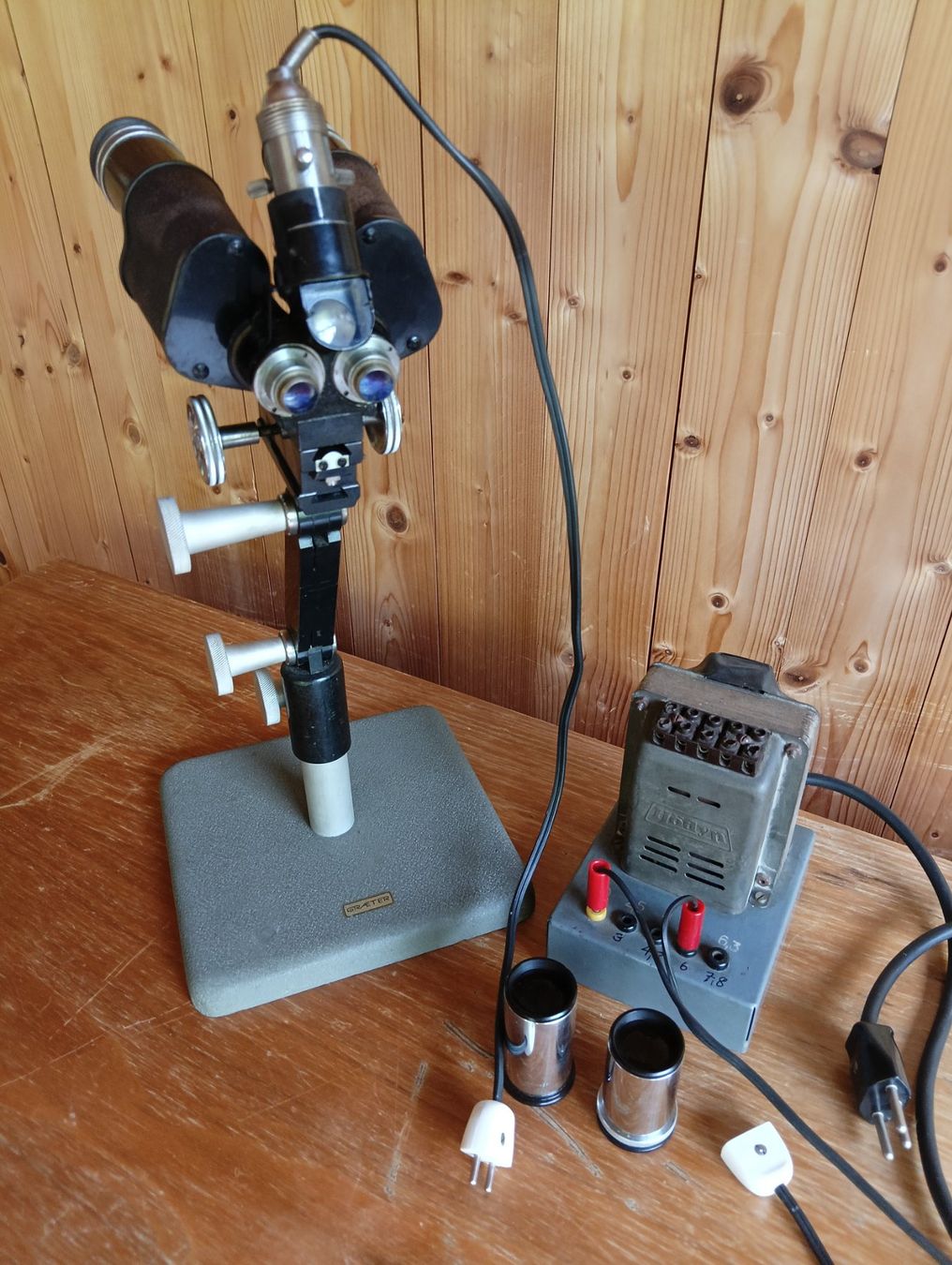 Leitz Microscopi: Mikroskop - E. Leitz / Wetzlar - Antik – Usato da Lumino venduto da Happy4Happy