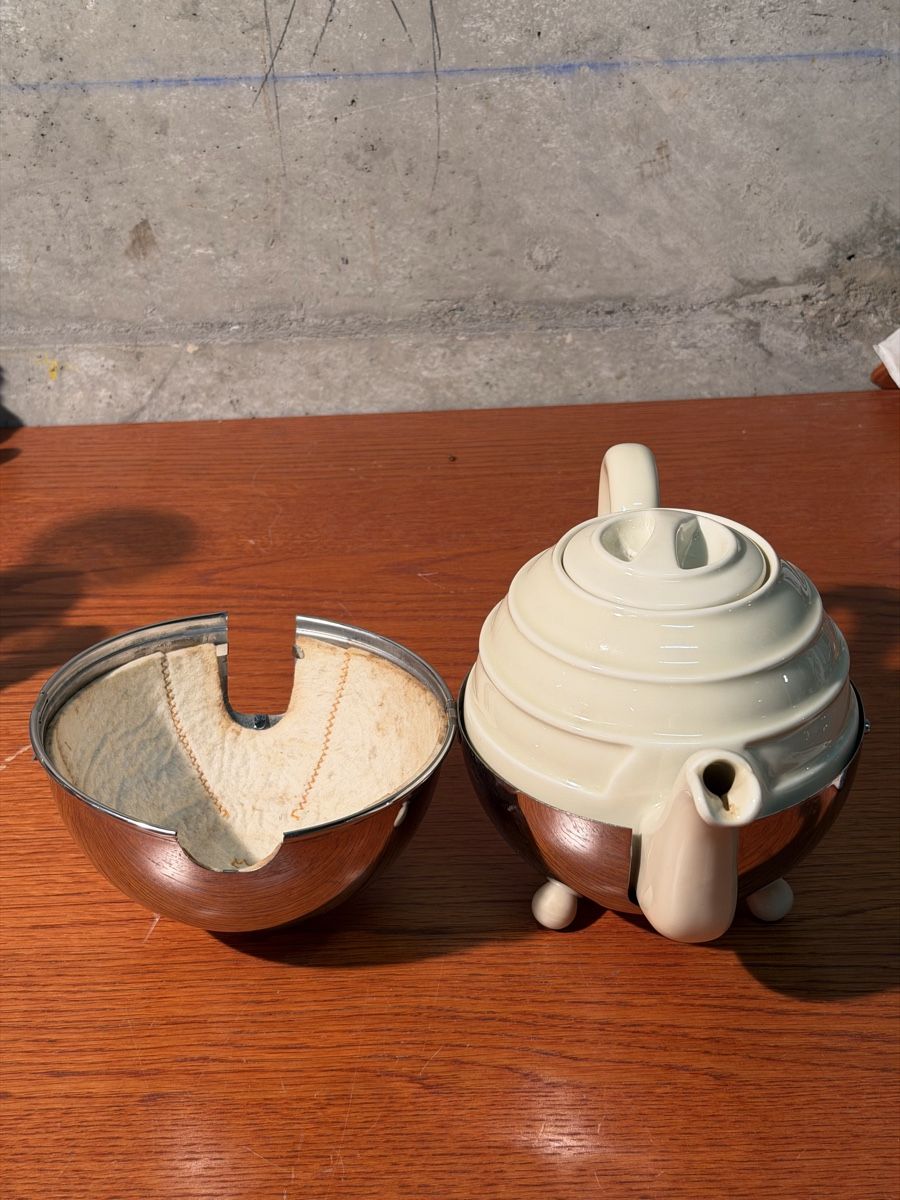 Théières: Vintage Round Teapot - 1920-30’s – D'occasion à Lausanne par artnouveau04 2