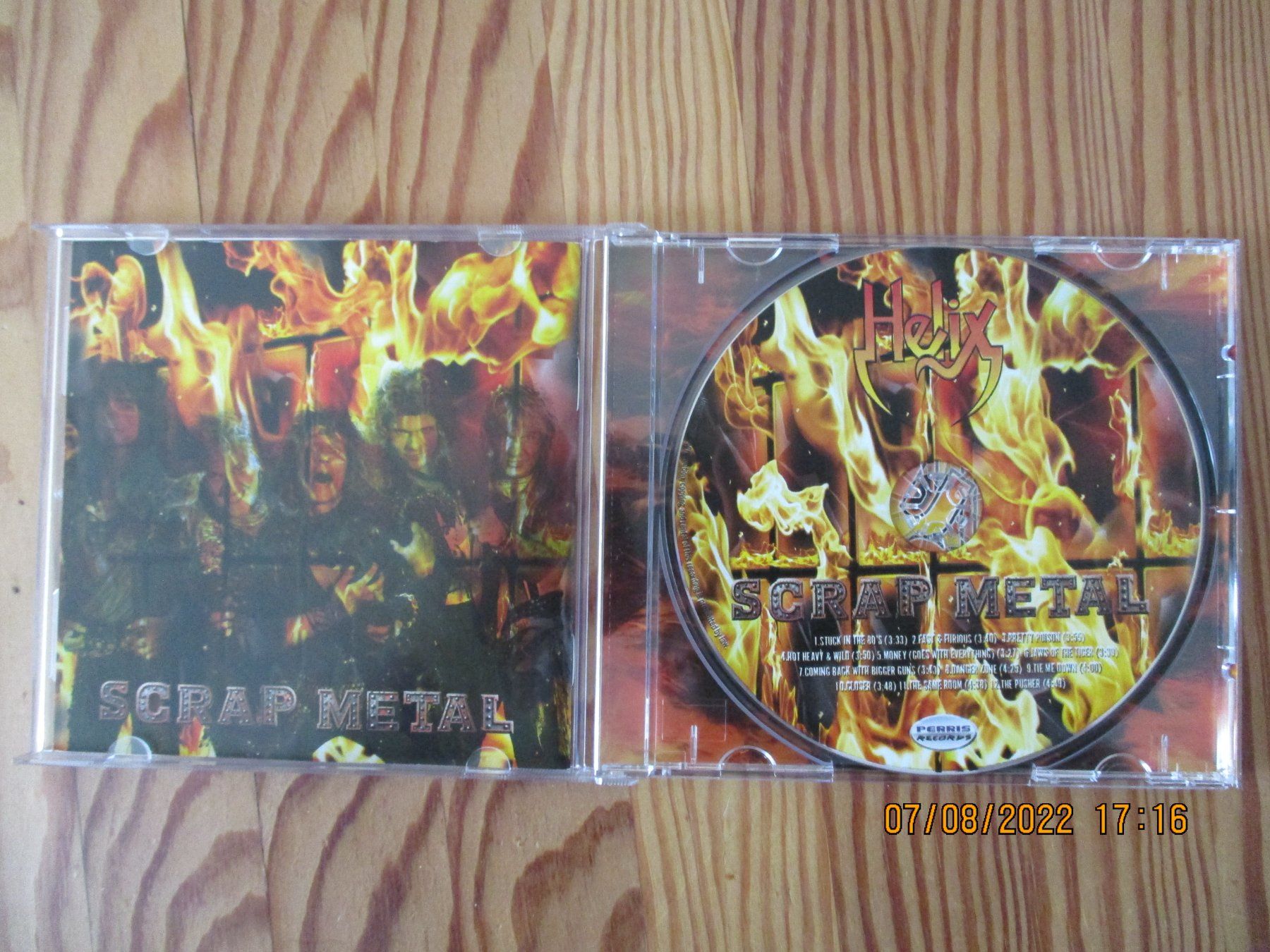 CD: Helix --  Scrap Metal, 2026 – Usato da Liestal venduto da Disc-Point 1