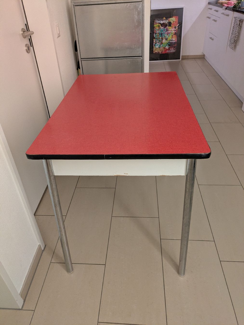 Tavoli: Vintage kitchen table red white metal legs  – Usato da Zürich venduto da rktst 1