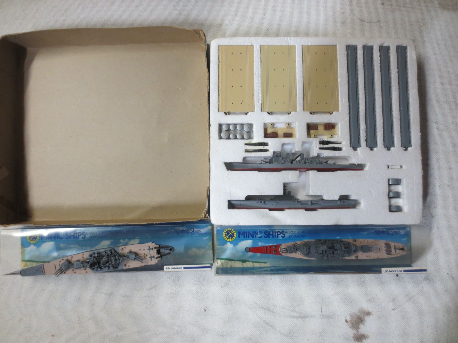 Kit di modellismo & Modellini statici: Tri-ang Minic  Naval Hafen Set  + 2 x Marineschiffe. – Usato da Ecublens VD venduto da ohc499cc 1