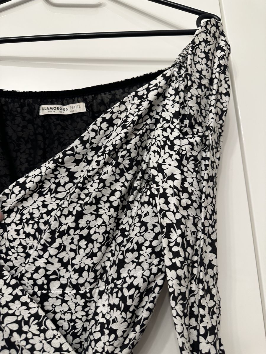 Na-kd Vestiti: Blumenkleid Wickelkleid Schwarz Weiss – Usato da Perlen venduto da H.Spa 2