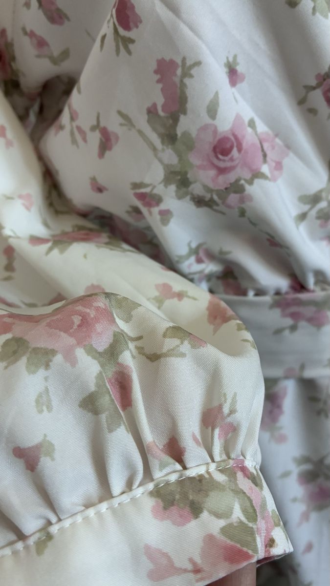 Robes: Kleid mit Blumenmuster und Gürtel Langarm Grösse M – Neuf (Voir description) à Bäretswil par Viechel 1