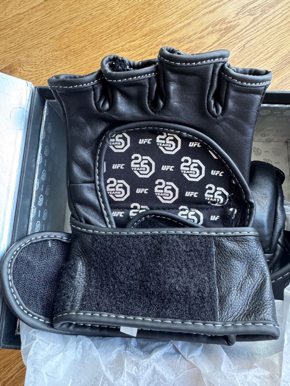 Handschuhe & Handstulpen: Kampfhandschuhe – Neu (gemäss Beschreibung) aus Münsingen von robert.sieber 1
