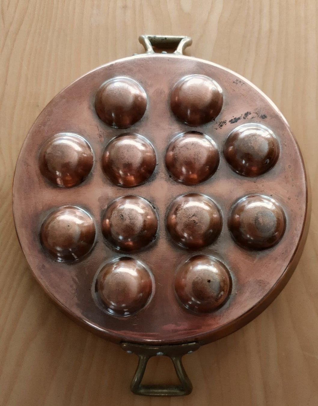 Elettrodomestici da cucina: Kupfer-Eierkocher (12 Eier), 18 cm Ø – Usato da Zürich venduto da Zuerich_46