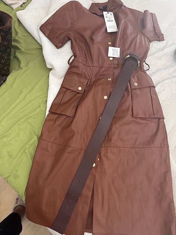 Robes: Robe  – D'occasion à Chavannes-Renens par lei_8mvy