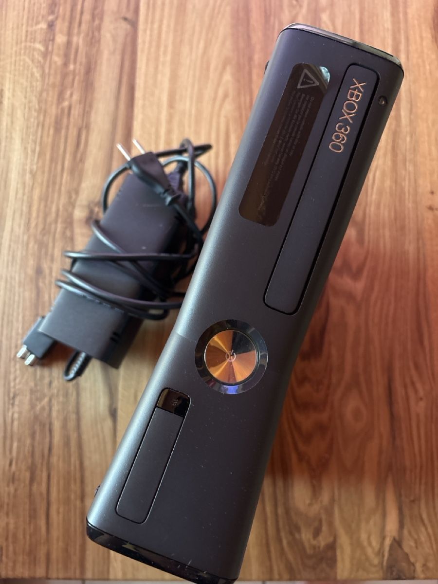 Microsoft Console: Xbox 360 Konsole schwarz gebraucht – Usato da Gerlafingen venduto da Marcryter