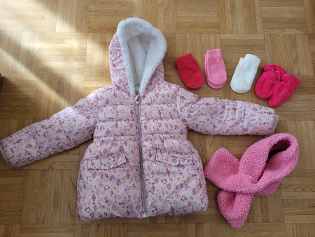 Jacke grösse 98 mit Schal und Handschuhe