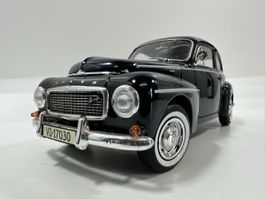 Volvo PV544 1:18, dunkelblau, REVELL