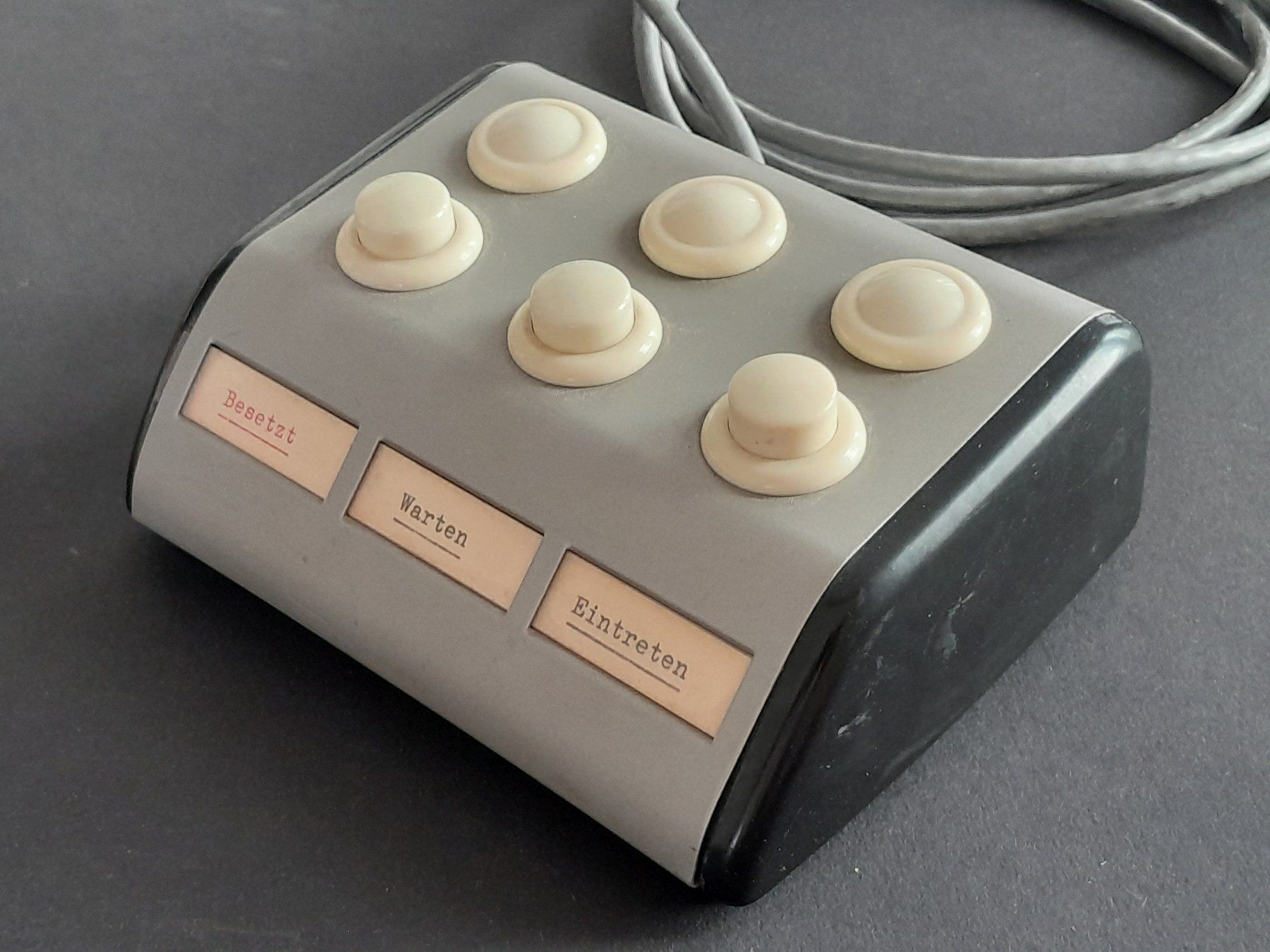 Componenti elettronici: Historisches Bedienfeld mit drei Tastern – Usato da Zürich venduto da raphahello 1
