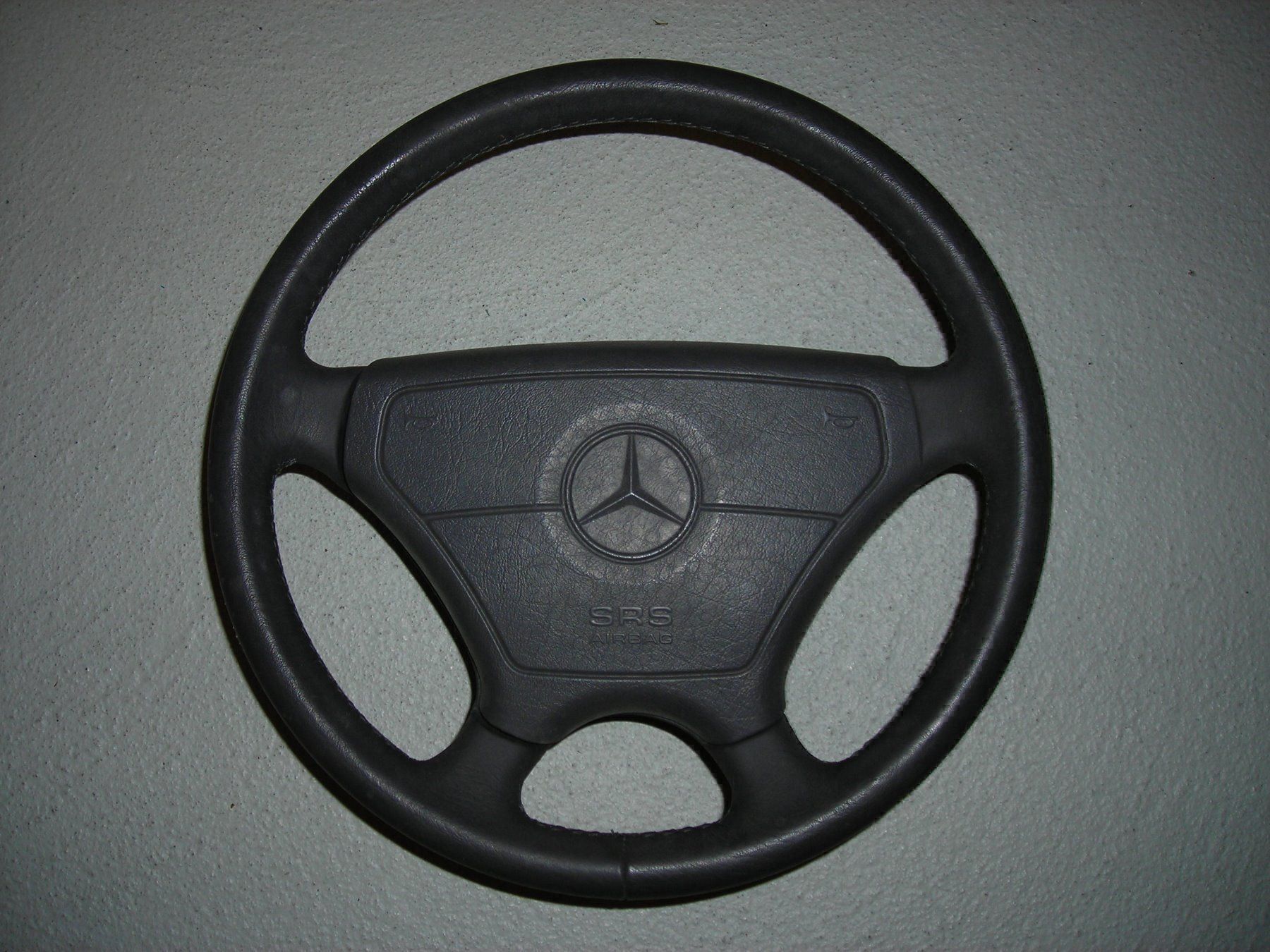 Mercedes-Benz Tutti pezzi di ricambio auto: Mercedes Lenkrad mit Airbac – Usato da Büttikon AG venduto da Merc