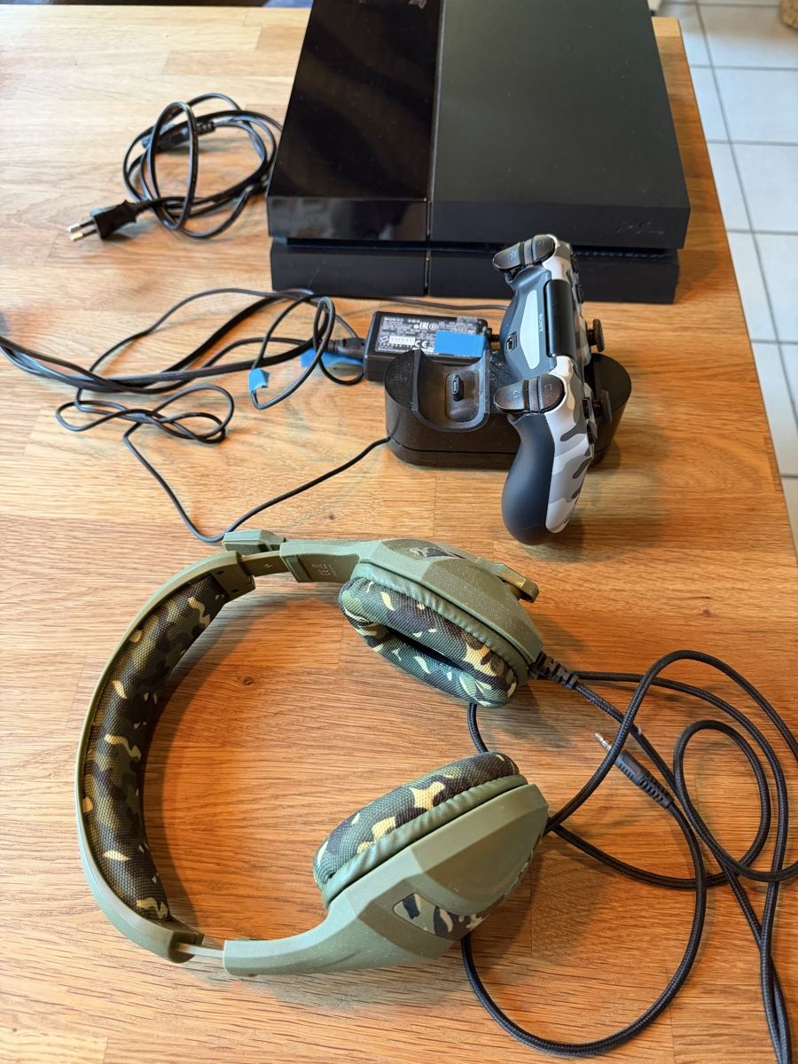 Sony Konsolen: Sony Playstation 4 – Gebraucht aus Wangen SZ von dan_g9vd 2