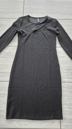 Abito aderente Chicorée XS nero - Perfetto per l'autunno!