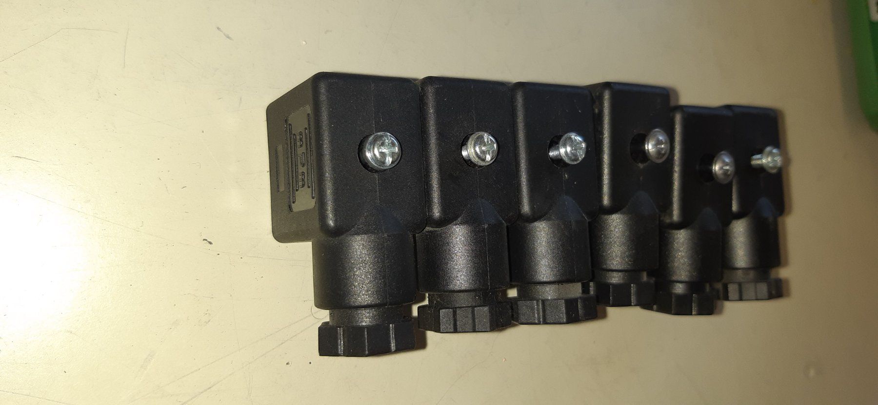 Composants électroniques: 6 Stk. Ventilstecker Bauform B 11mm mPm – D'occasion à Fehraltorf par STEMAC01TK