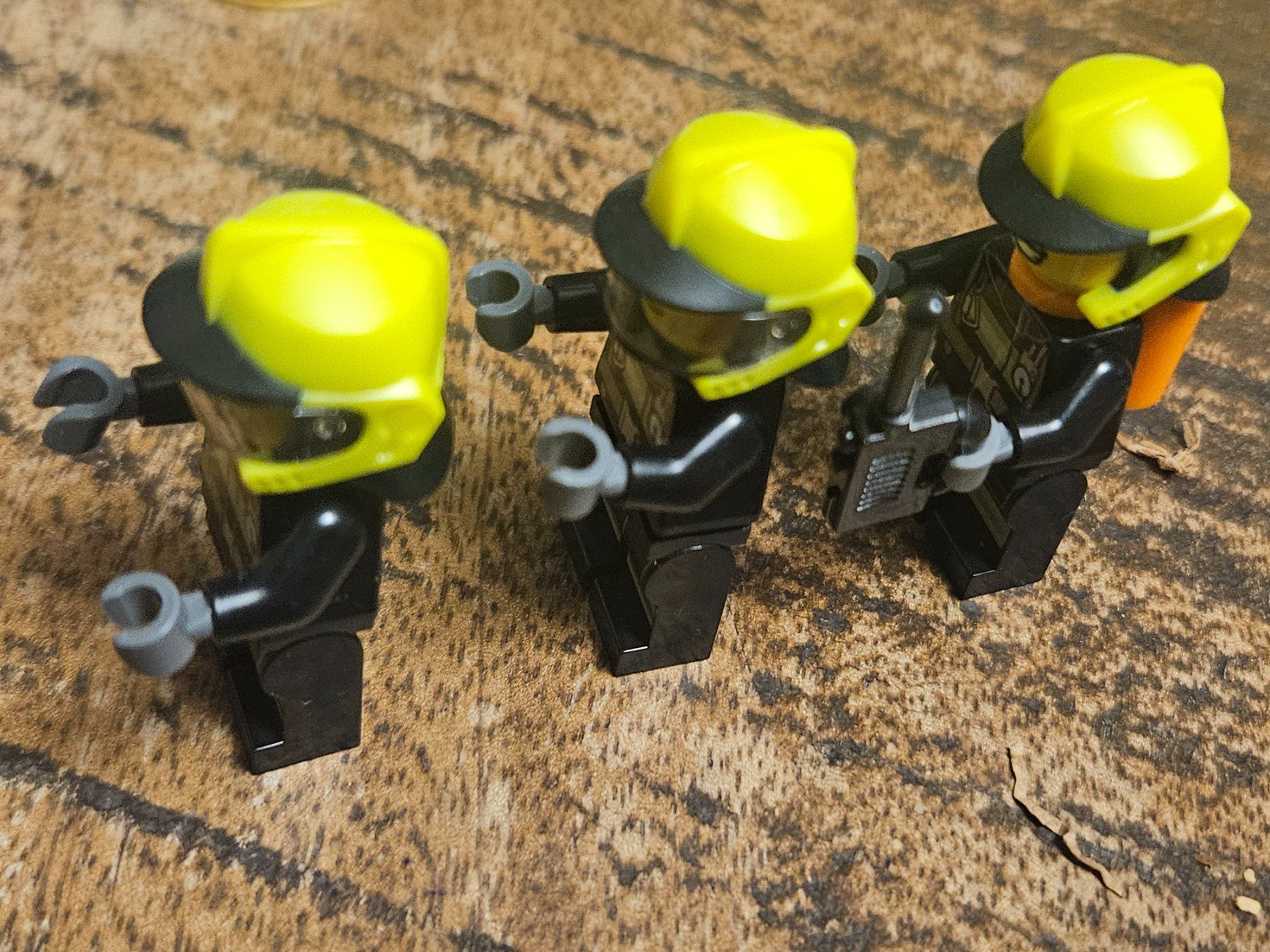 Lego Kit di costruzioni: lego lot de 3 figurines – Usato da Confignon venduto da Ecrofigs 2