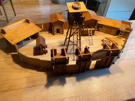 Hübsches antikes Holz-Fort