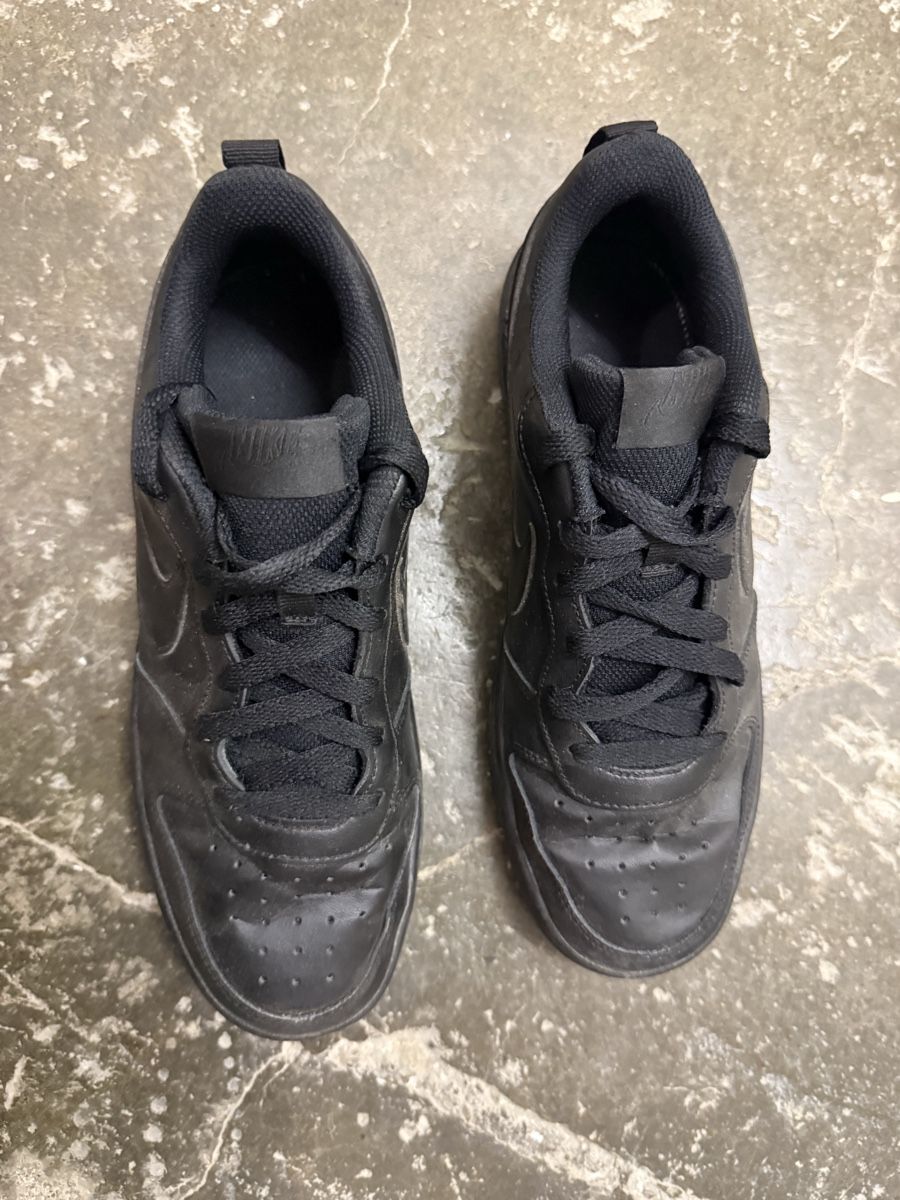 Nike Chaussures hommes: Baskets Nike noires taille standard etat correct – D'occasion à Zürich par Butpiquant 1