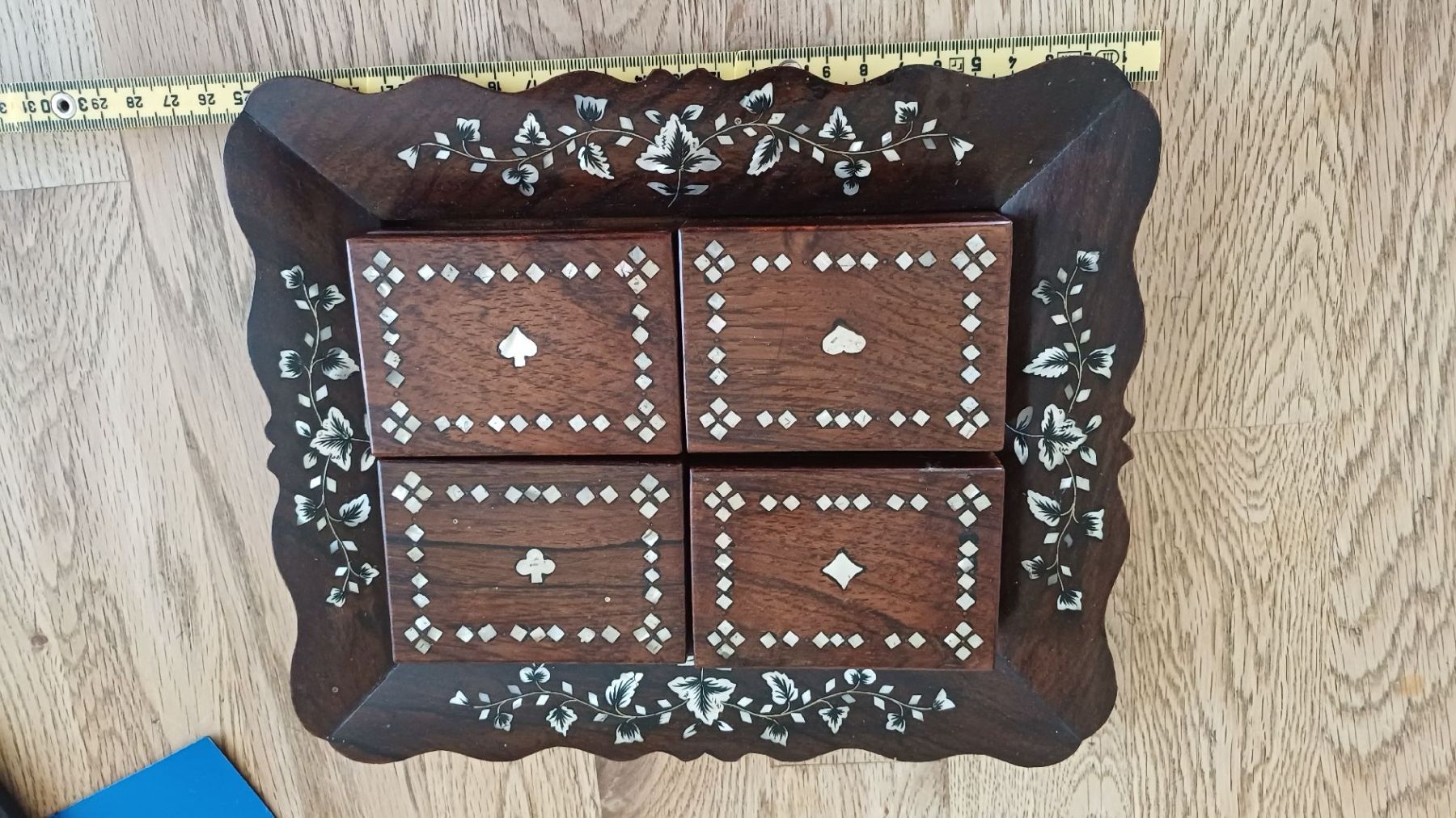Giochi: Alte Spiel mit Tablar mit Holzboxen – Usato da Flawil venduto da Pinkmalibu