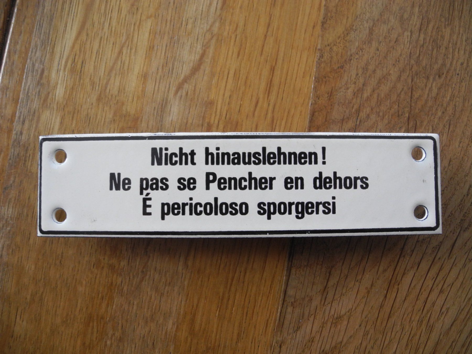 Insegne: ÄLTERES BAHNSCHILD – Usato da Reinach AG venduto da Huckleberrysix