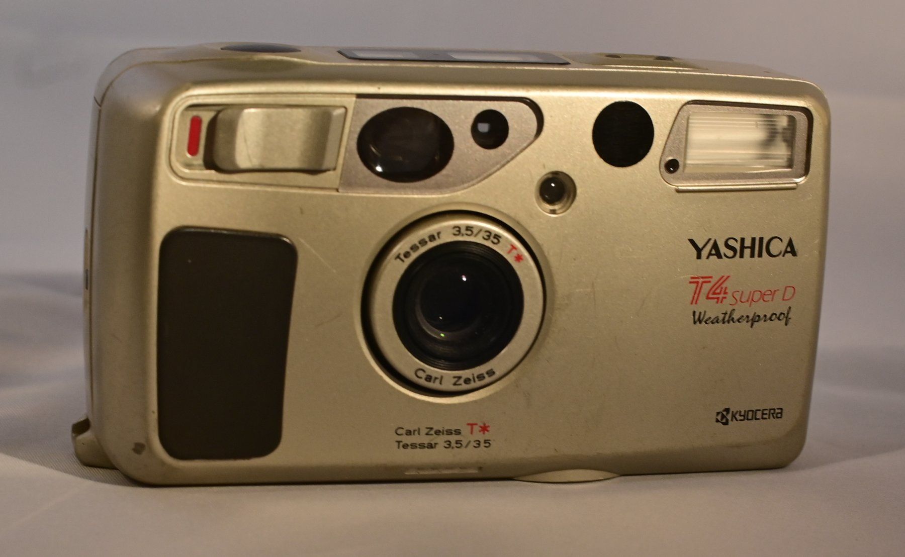 Yashica Fotocamera: Yashica T4 – Usato da Uster venduto da Stoessda