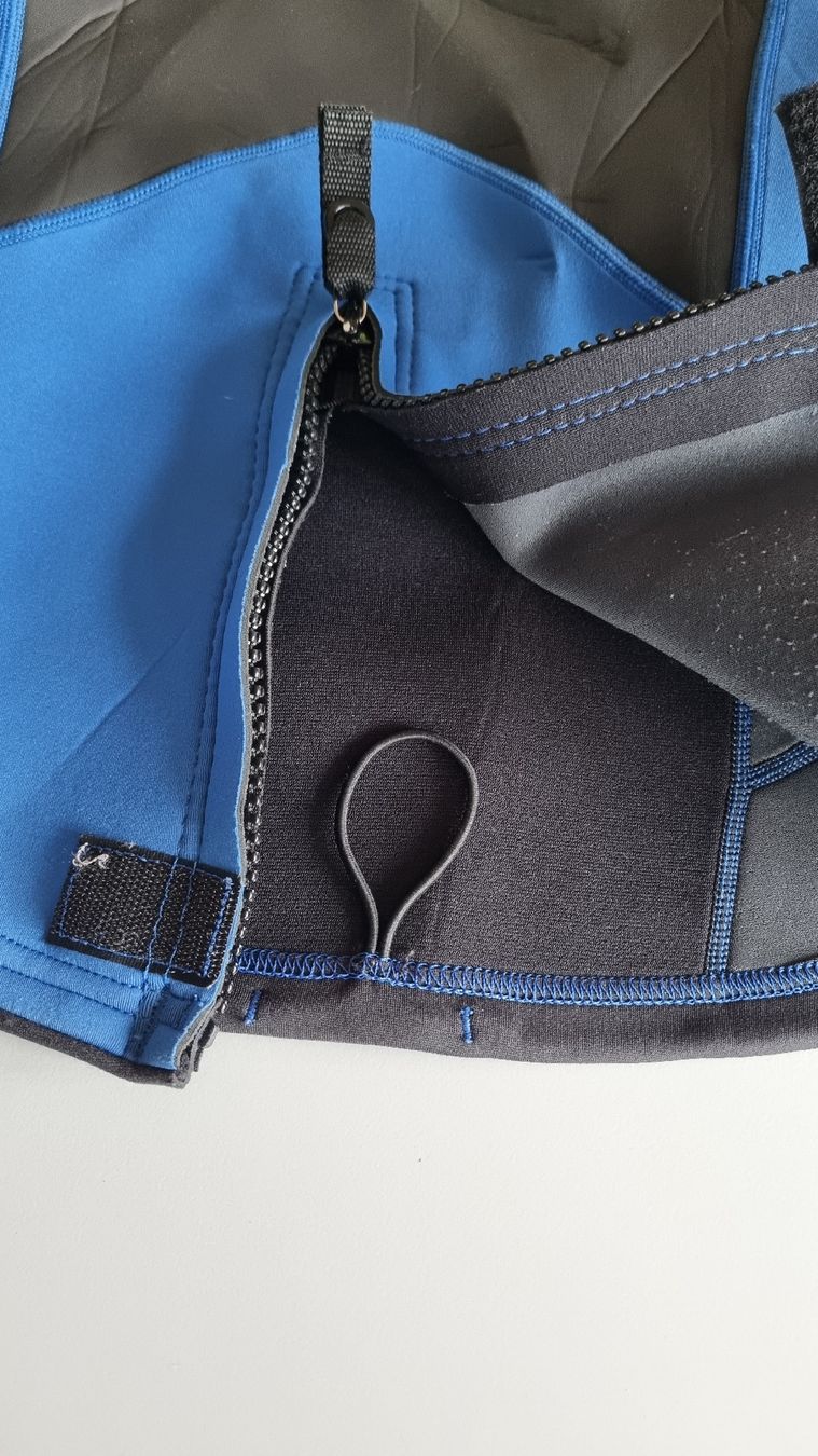 Completi: Billabong Neopren- Top , Grösse 16 / S – Usato da Tägertschi venduto da Fank111 5