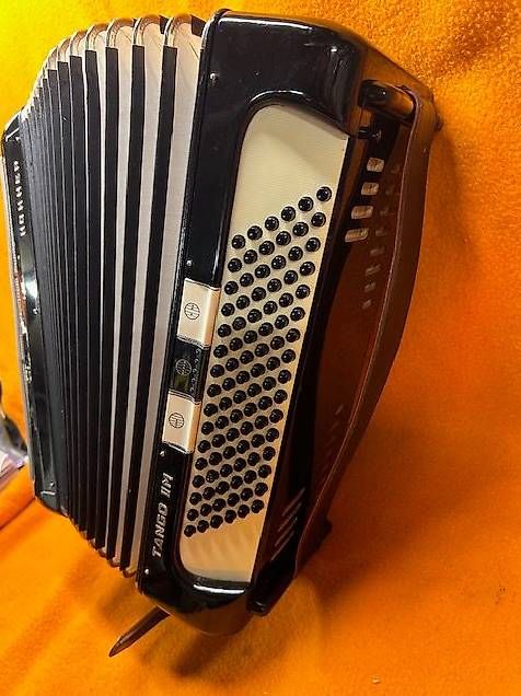 Strumenti musicali: Accordéon Hohner Tango II M – Usato da Signèse / Ayent venduto da Citron72 2