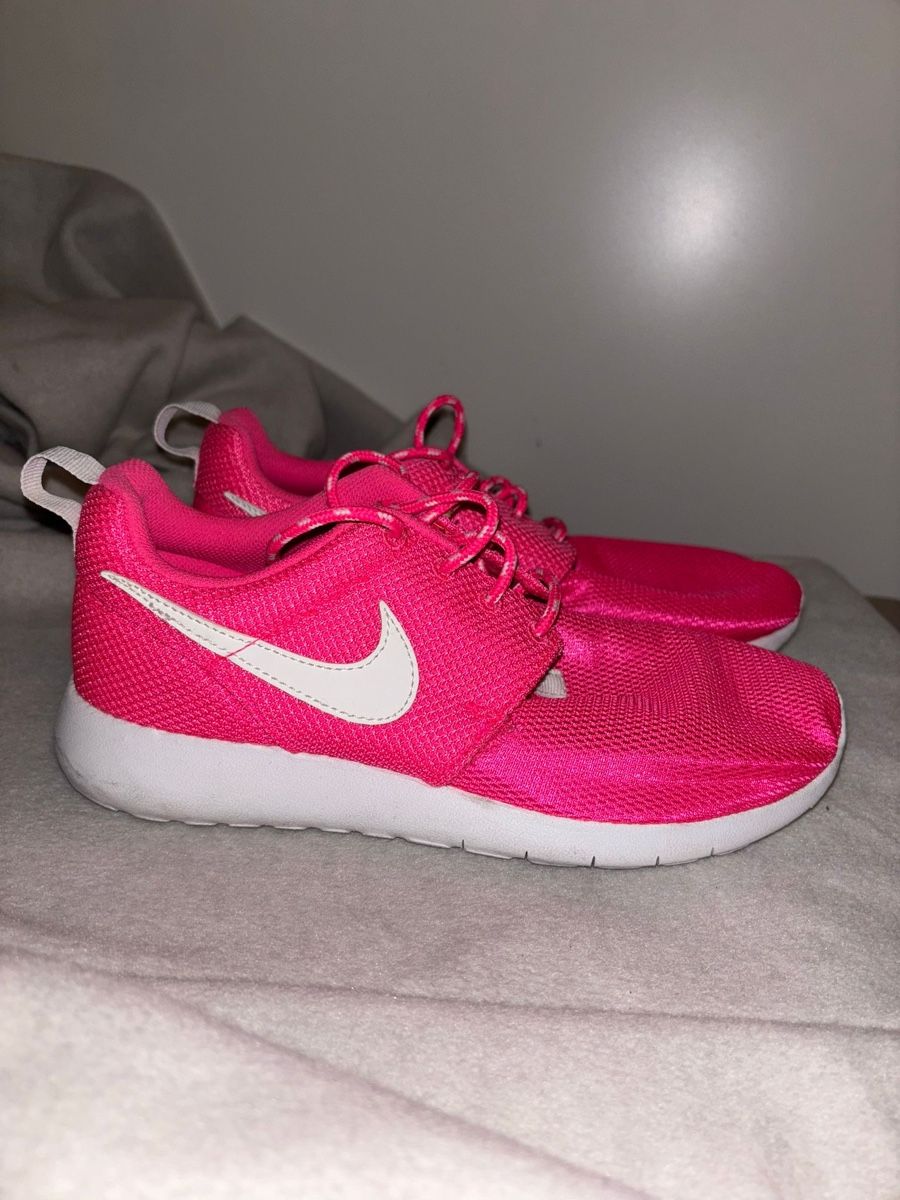 Nike Scarpe da donna: Nike Roshe One rosa/white – Nuovo (secondo la descrizione) da Luzern venduto da fer_5lyj 1