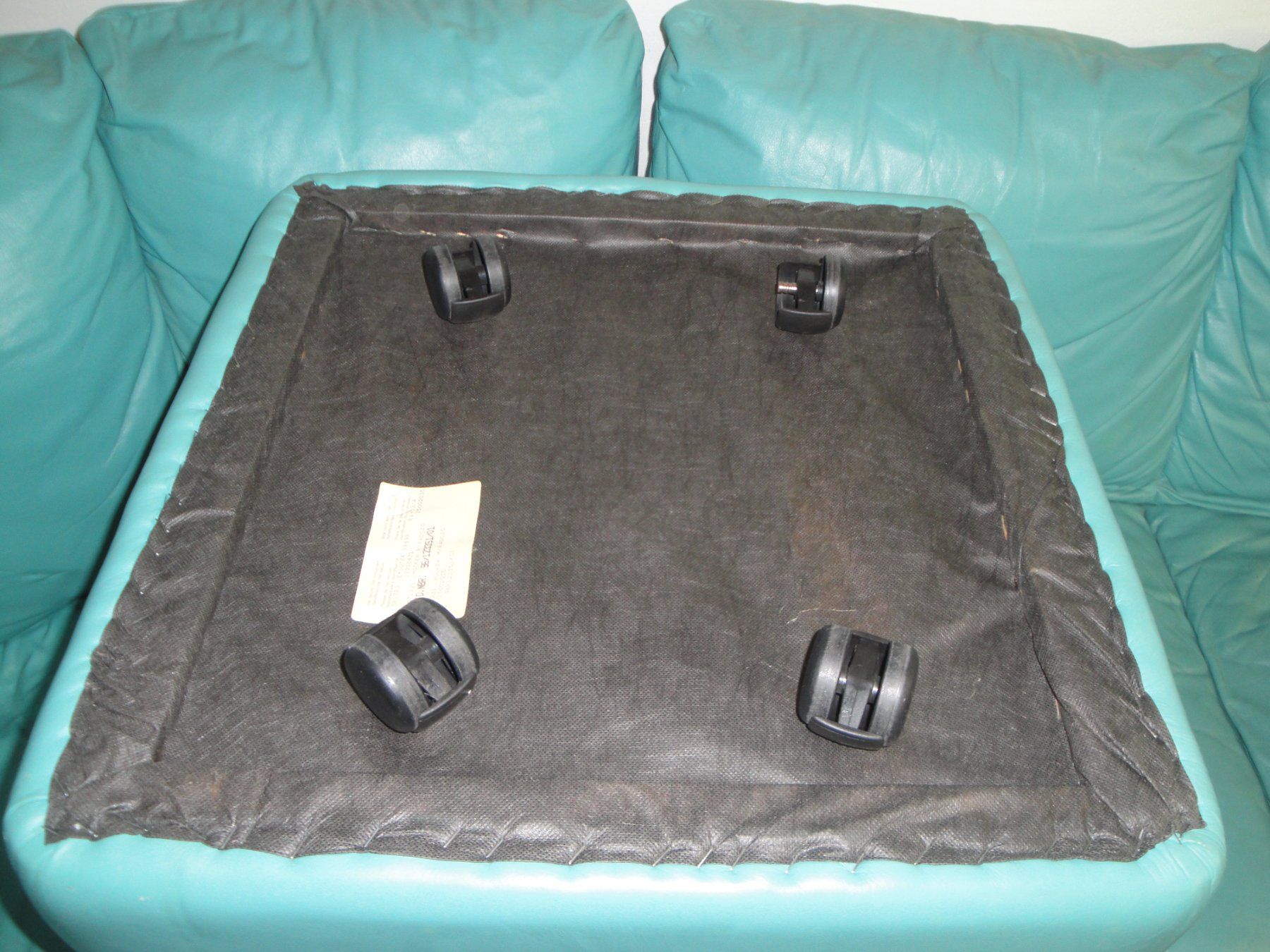 Divani: Polstergruppe Teile mit Ecke, 2er Sofa, Hocker mintgrün. – Usato da Oberentfelden venduto da casa55 7