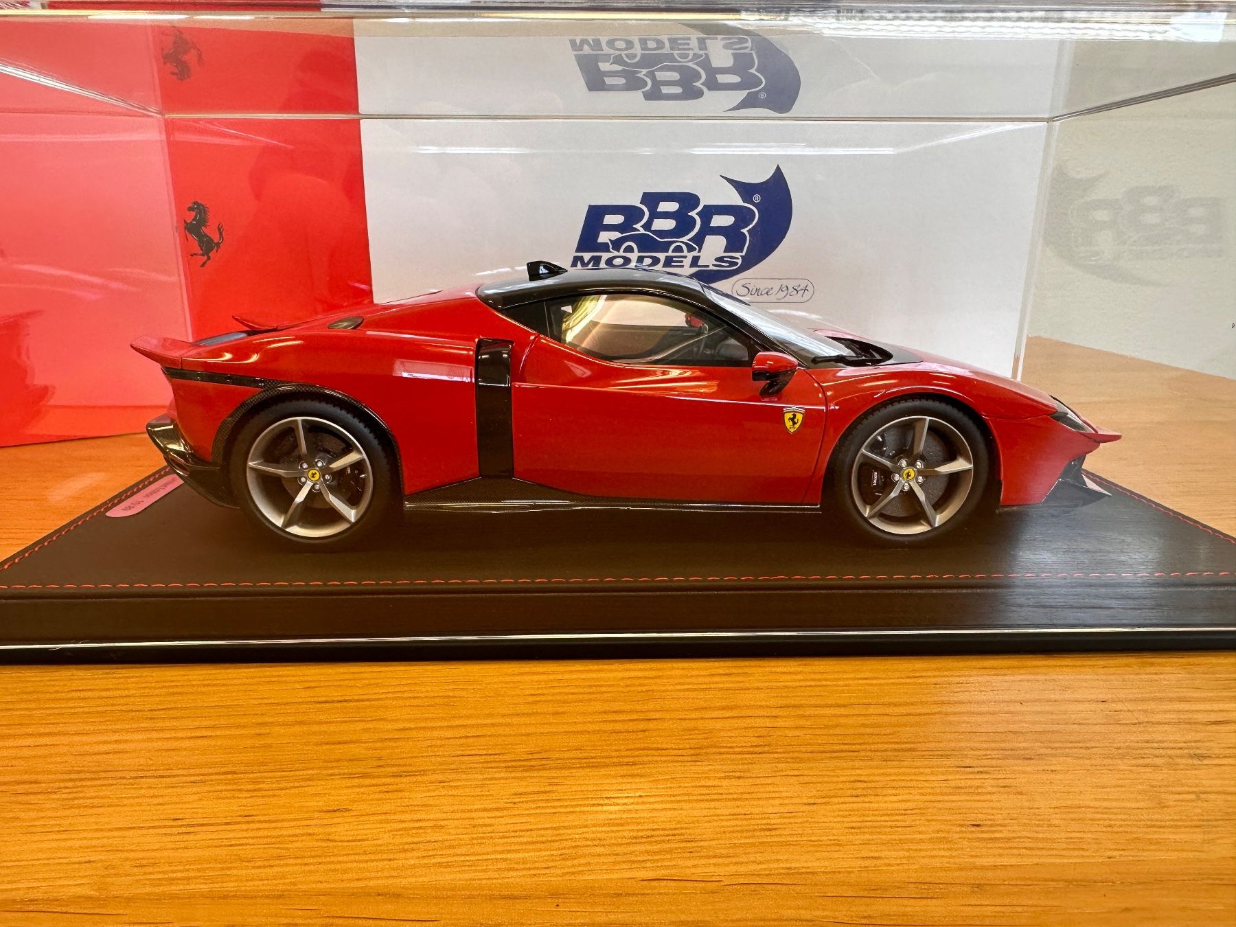 BBR Models Modellini d'auto: Ferrari  849 Testarossa rosso corsa 1/18 – Nuovo e nell'imballaggio originale da Stein AR venduto da Krabbe2 4