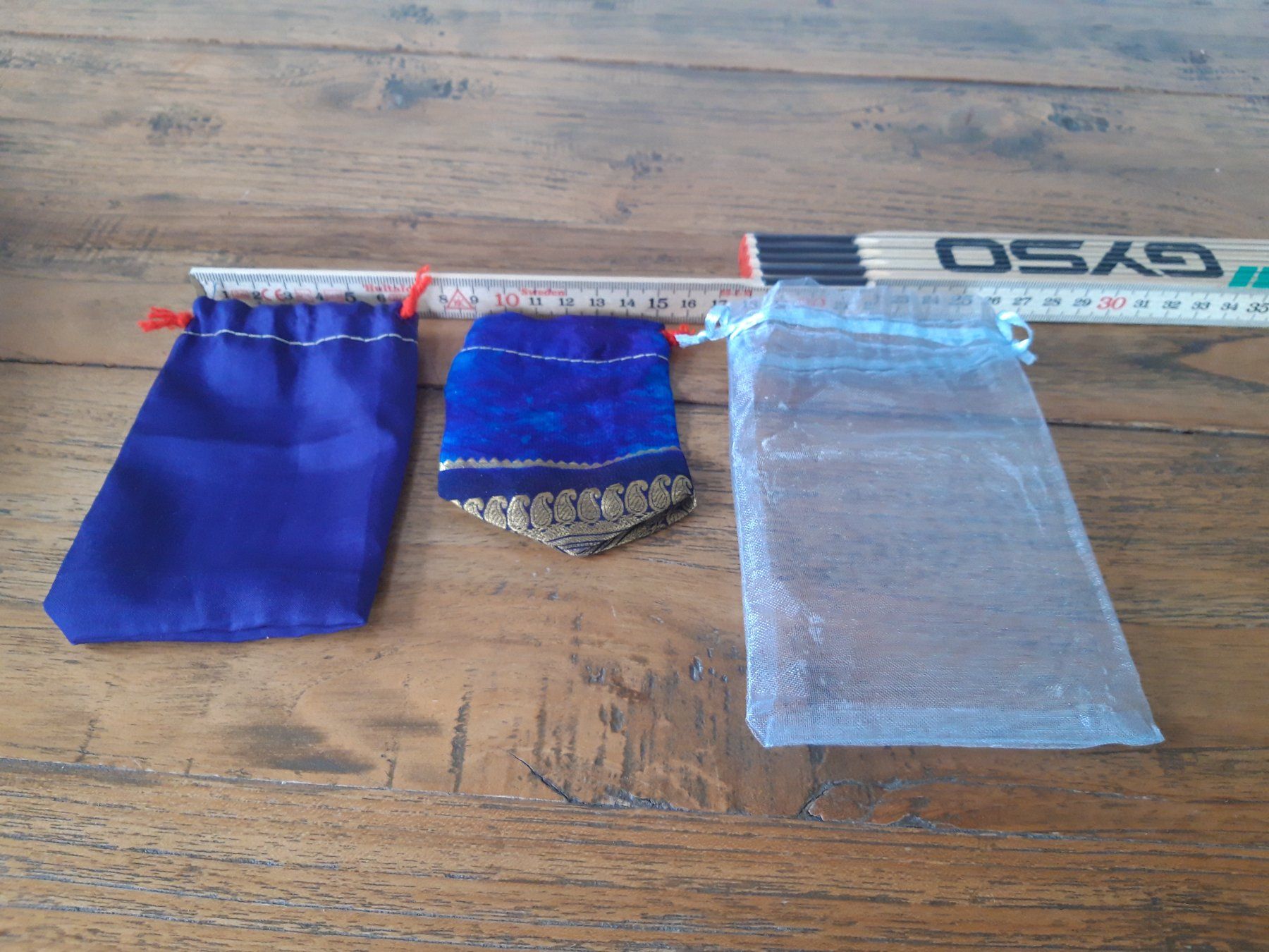 Tessuti: 5 Ethno Schmucksäckchen Säckchen Organza Verpackung Geschenk – Nuovo (secondo la descrizione) da Feuerthalen venduto da tanatha_st 1