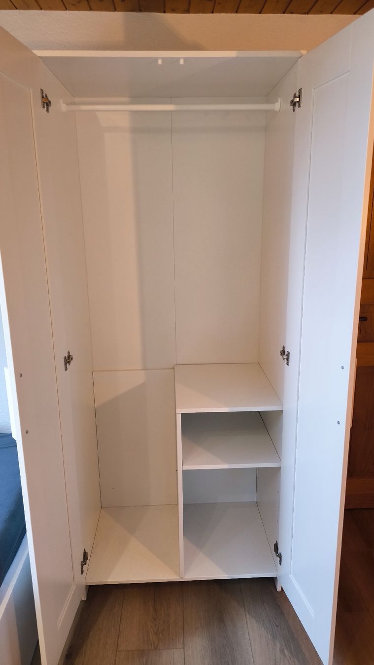 Ikea Armoires: Ikea Brimnes Kleiderschrank – D'occasion à Kloten par Anthonymro 1