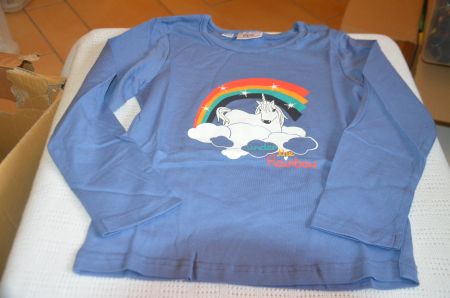 TAILLE 116-122 - SWEATSHIRT NEU